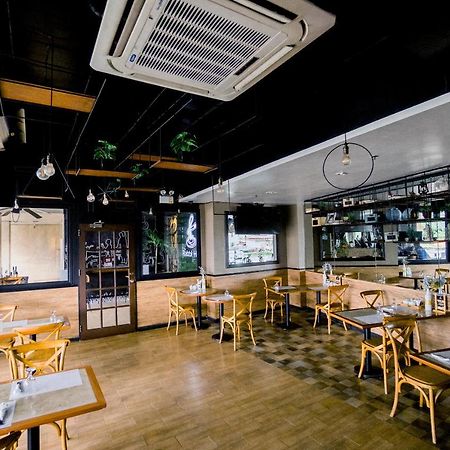 Goldberry Suites & Hotel Mactan Lapu-Lapu City Dış mekan fotoğraf