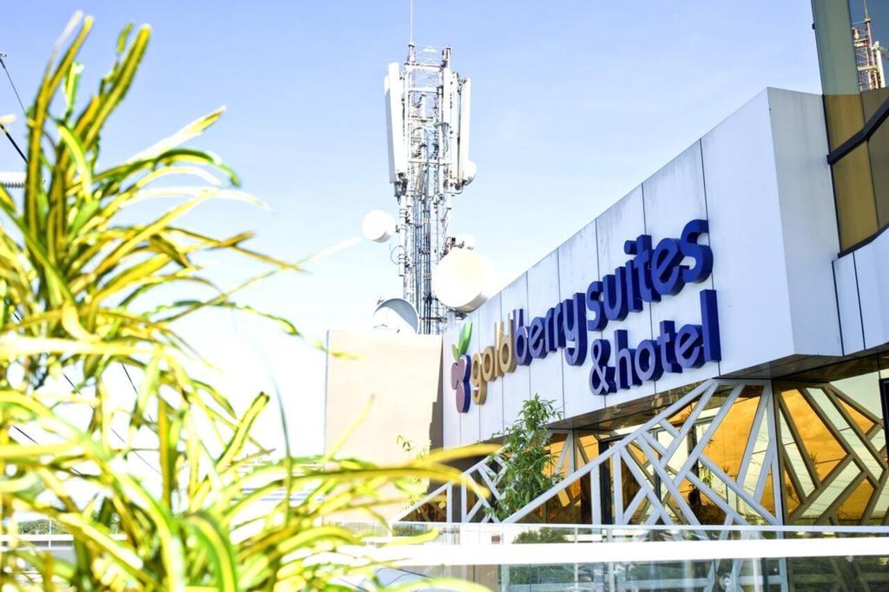 Goldberry Suites & Hotel Mactan Lapu-Lapu City Dış mekan fotoğraf