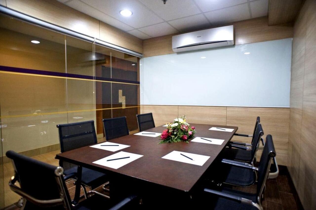 Goldberry Suites & Hotel Mactan Lapu-Lapu City Dış mekan fotoğraf