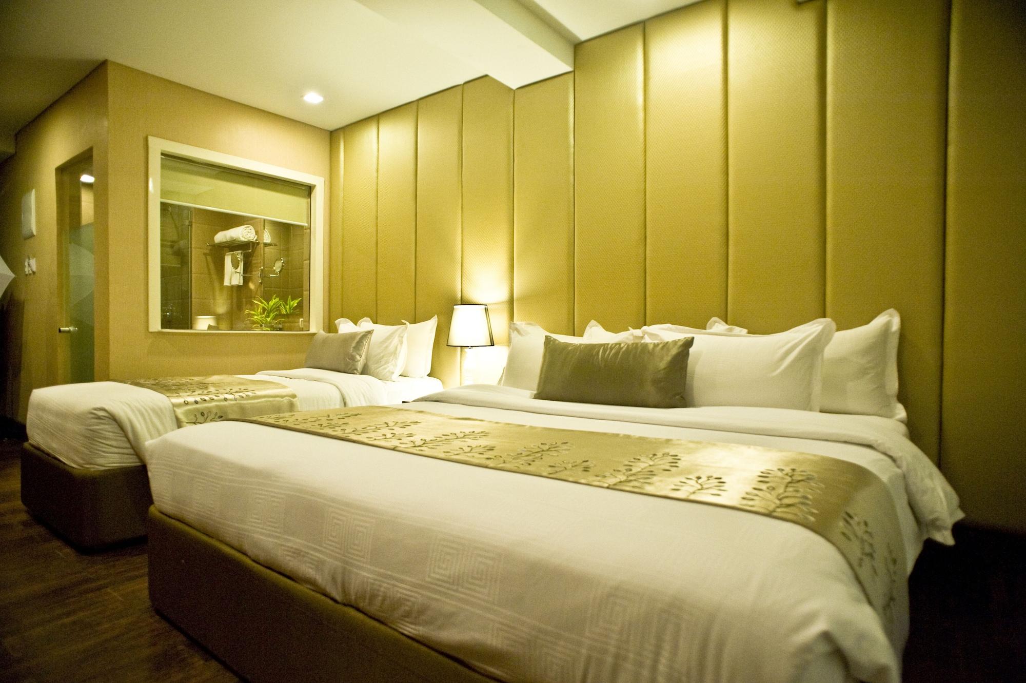 Goldberry Suites & Hotel Mactan Lapu-Lapu City Dış mekan fotoğraf