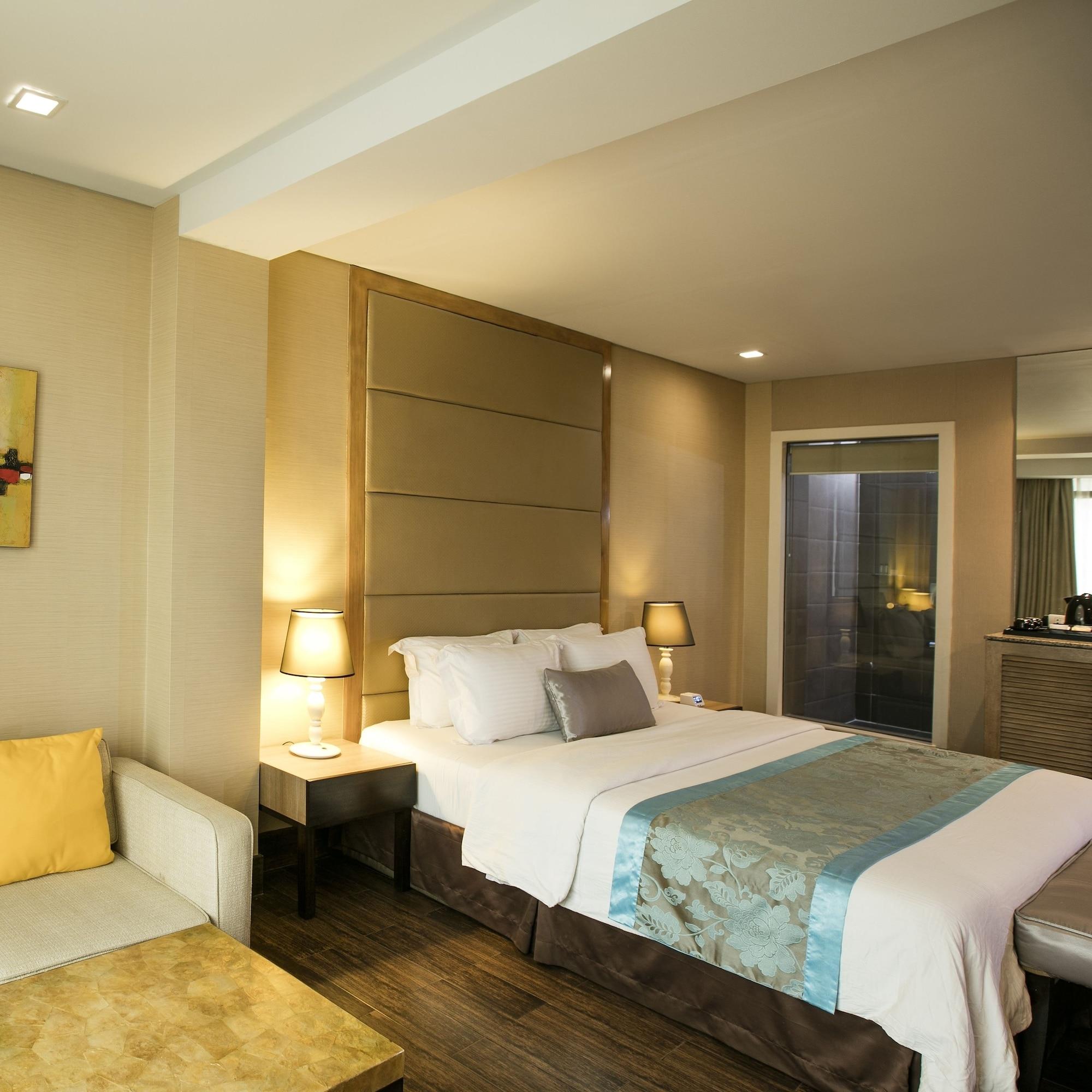 Goldberry Suites & Hotel Mactan Lapu-Lapu City Dış mekan fotoğraf