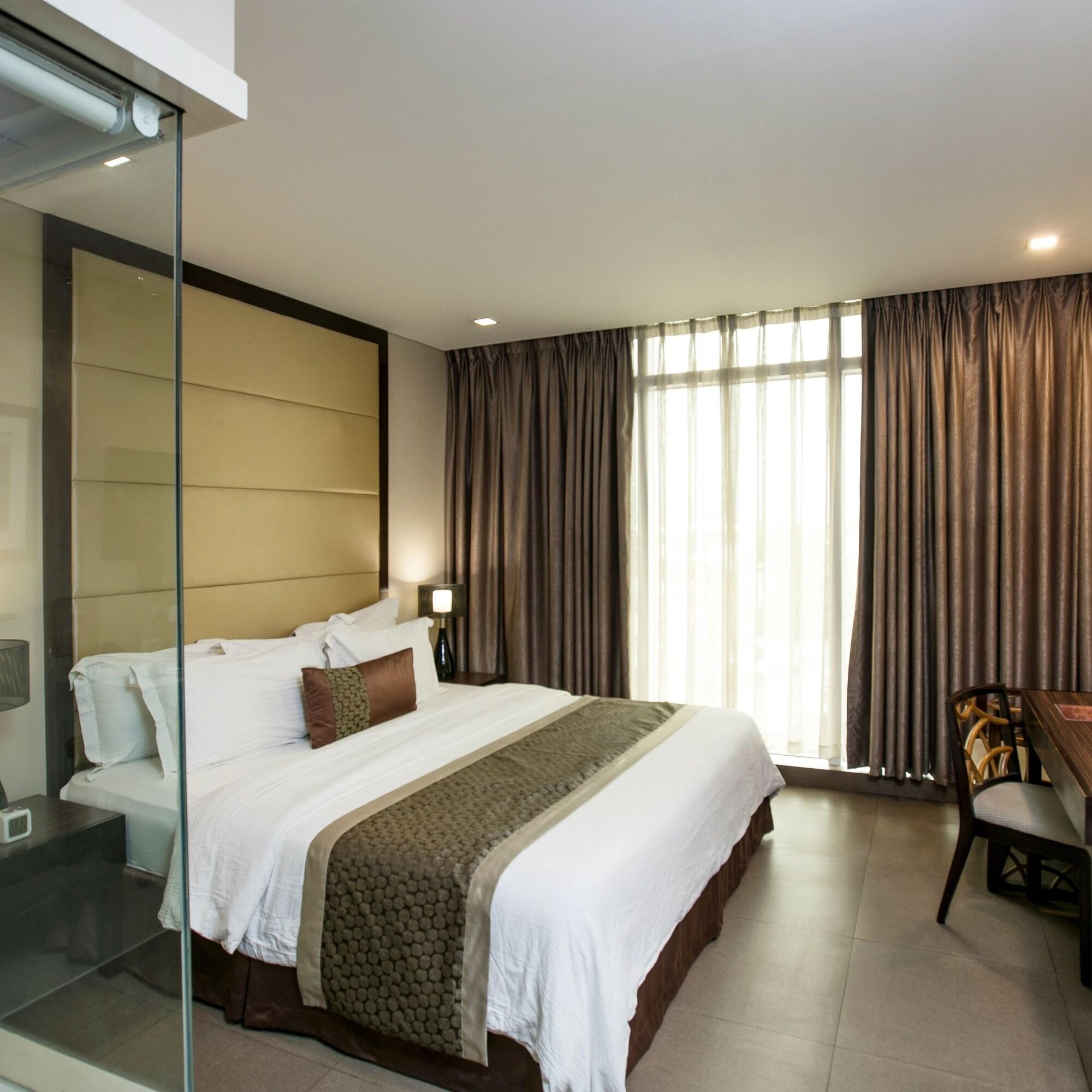 Goldberry Suites & Hotel Mactan Lapu-Lapu City Dış mekan fotoğraf