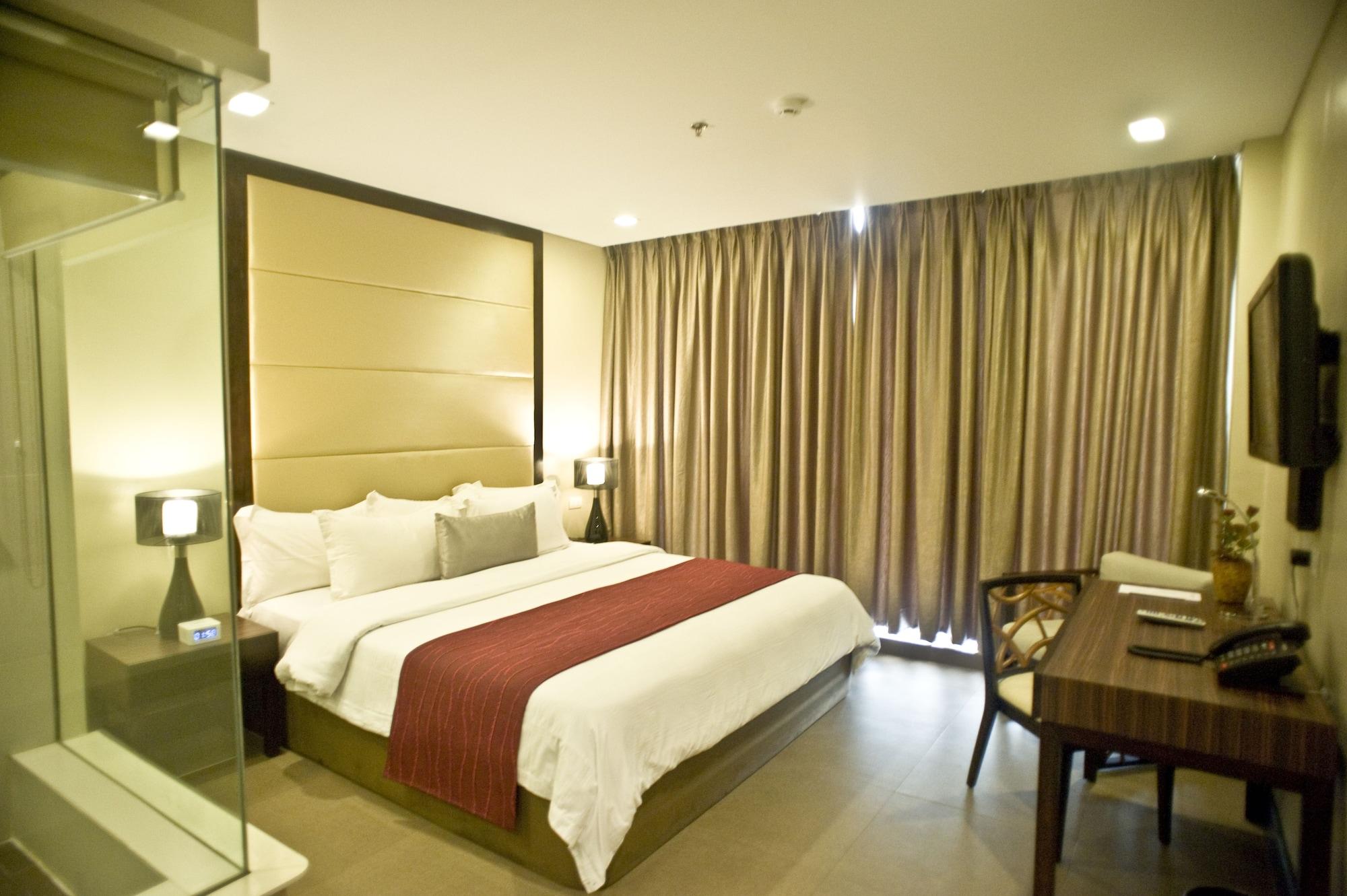 Goldberry Suites & Hotel Mactan Lapu-Lapu City Dış mekan fotoğraf