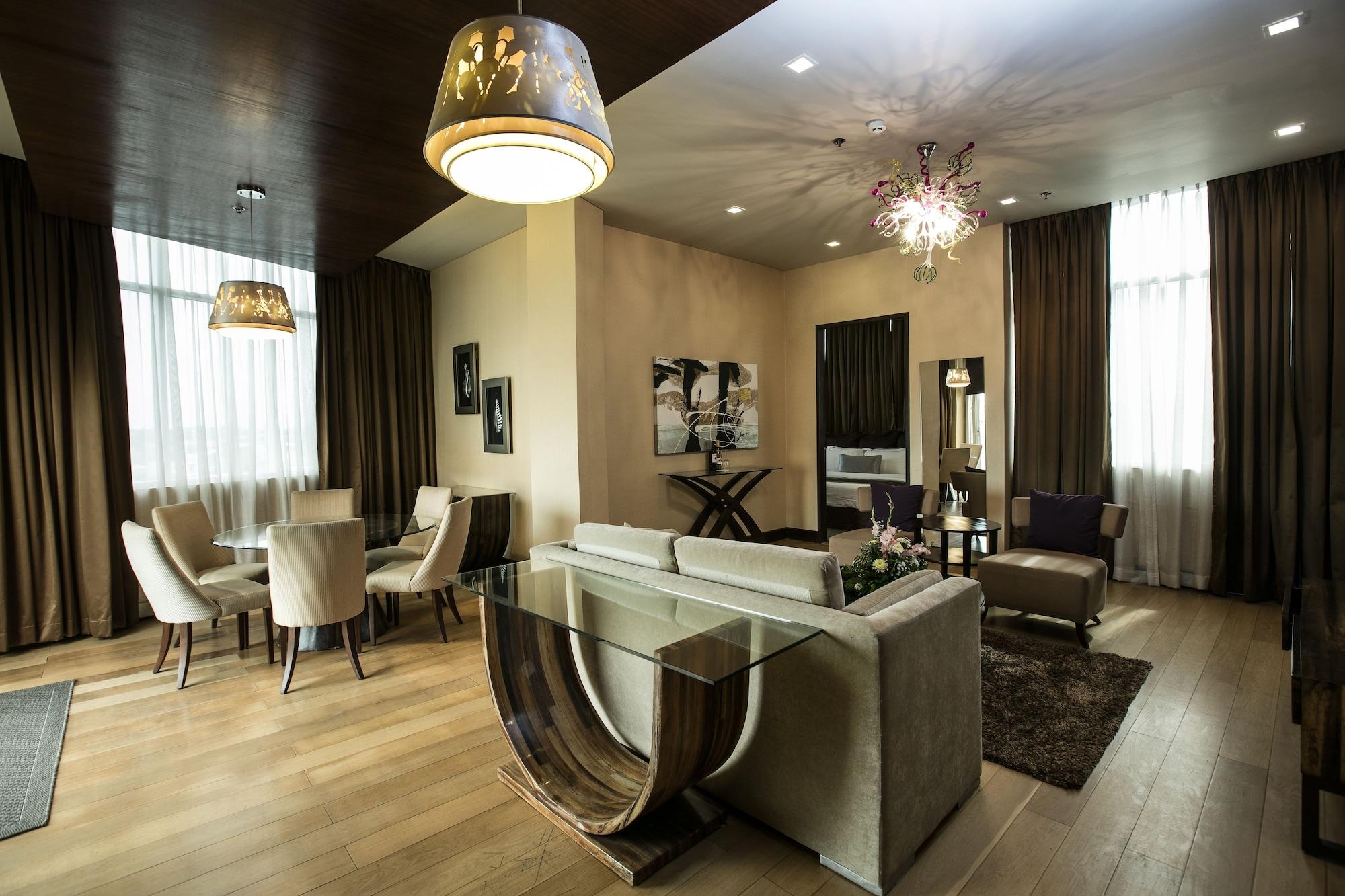 Goldberry Suites & Hotel Mactan Lapu-Lapu City Dış mekan fotoğraf