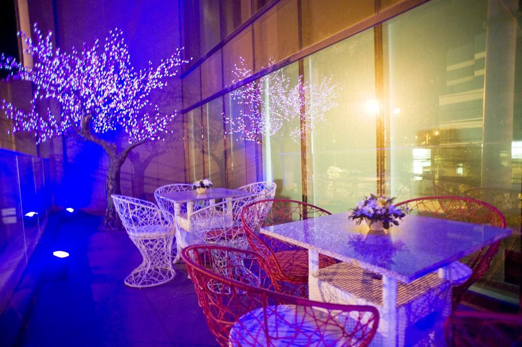 Goldberry Suites & Hotel Mactan Lapu-Lapu City Dış mekan fotoğraf