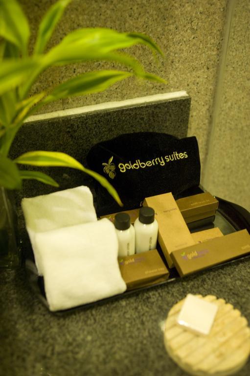 Goldberry Suites & Hotel Mactan Lapu-Lapu City Dış mekan fotoğraf