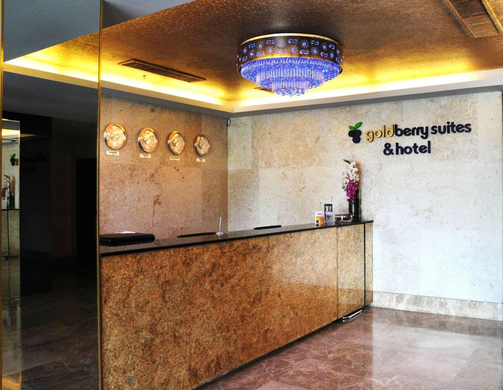Goldberry Suites & Hotel Mactan Lapu-Lapu City Dış mekan fotoğraf