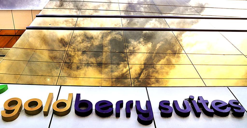 Goldberry Suites & Hotel Mactan Lapu-Lapu City Dış mekan fotoğraf